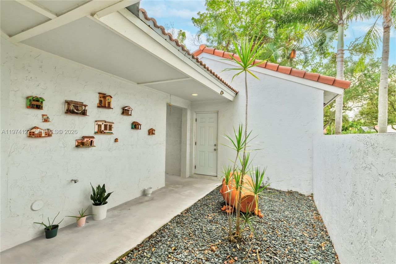 1361 Seagrape Cir , Weston, FL 33326 Photo