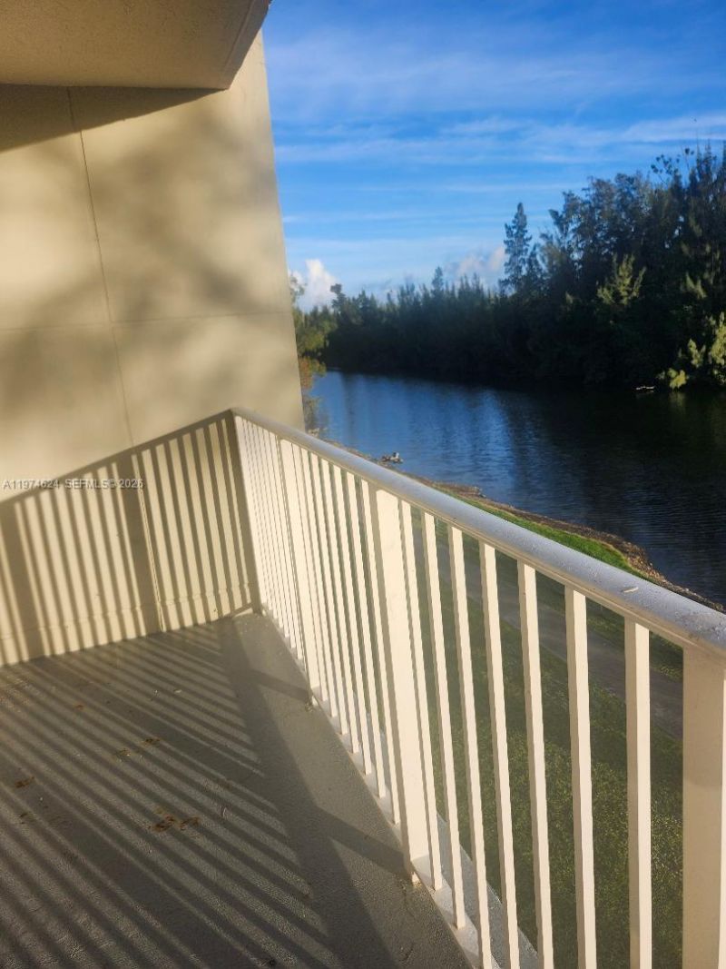 8240 SW 210th St, Unit 220, Cutler Bay, FL 33189 Photo