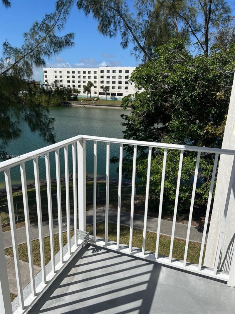 8240 SW 210th St, Unit 220, Cutler Bay, FL 33189 Photo