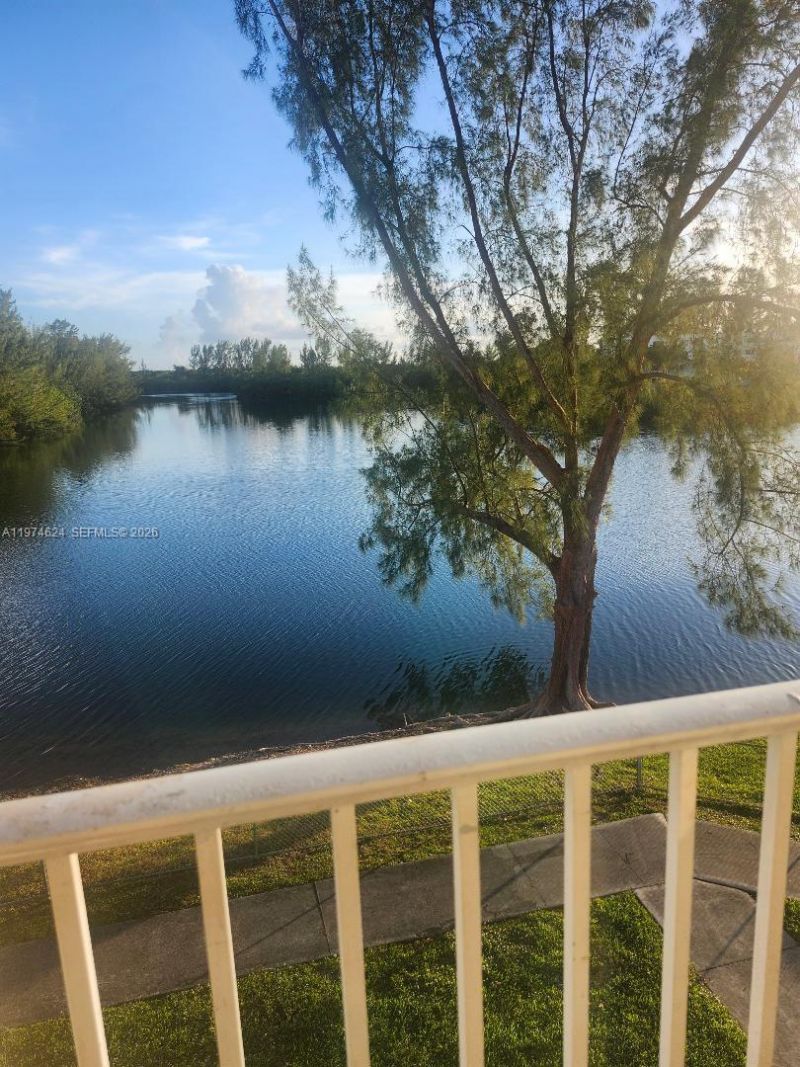 8240 SW 210th St, Unit 220, Cutler Bay, FL 33189 Photo