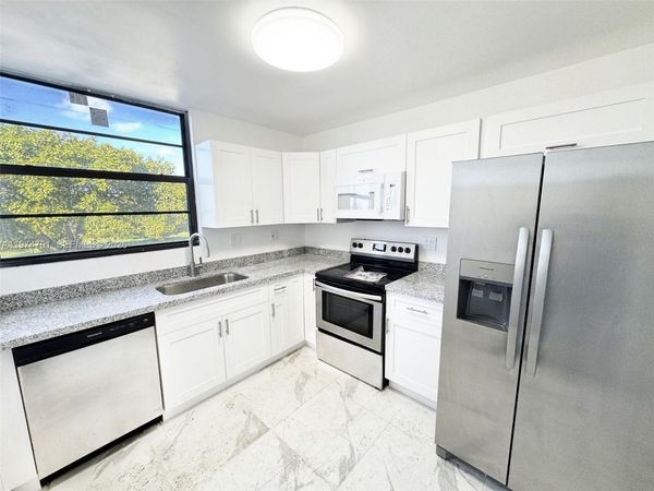 1746 NW 55th Ave, Unit 203, Lauderhill, FL 33313