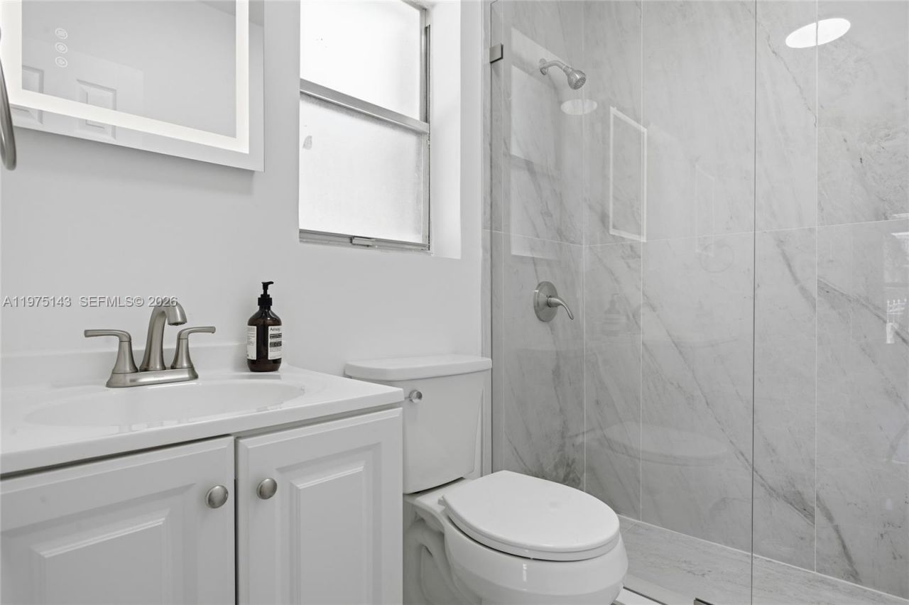 2761 SW 33rd Ct, Unit B, Miami, FL 33133 Photo