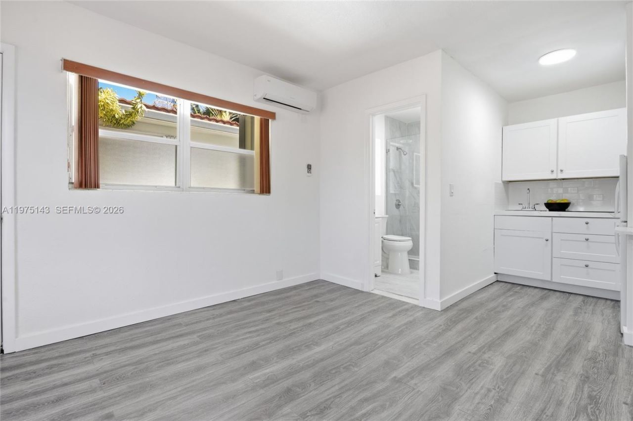 2761 SW 33rd Ct, Unit B, Miami, FL 33133 Photo