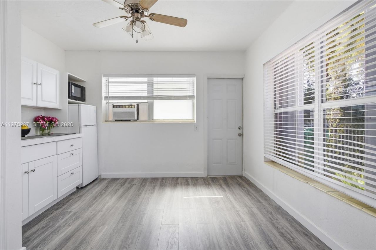 2761 SW 33rd Ct, Unit C, Miami, FL 33133 Photo