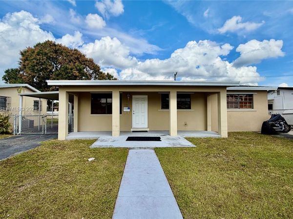 1351 W 34th St , Hialeah, FL 33012