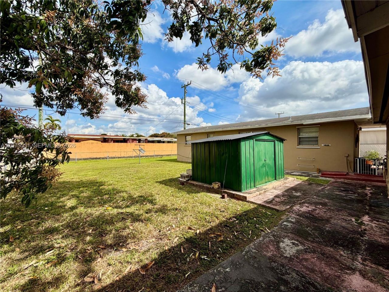 1351 W 34th St , Hialeah, FL 33012 Photo