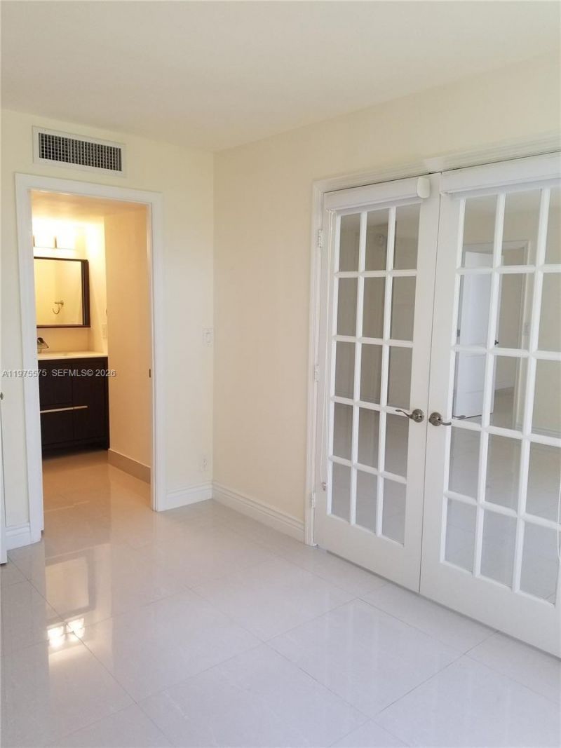 20500 W Country Club Dr , Unit 314, Aventura, FL 33180 Photo