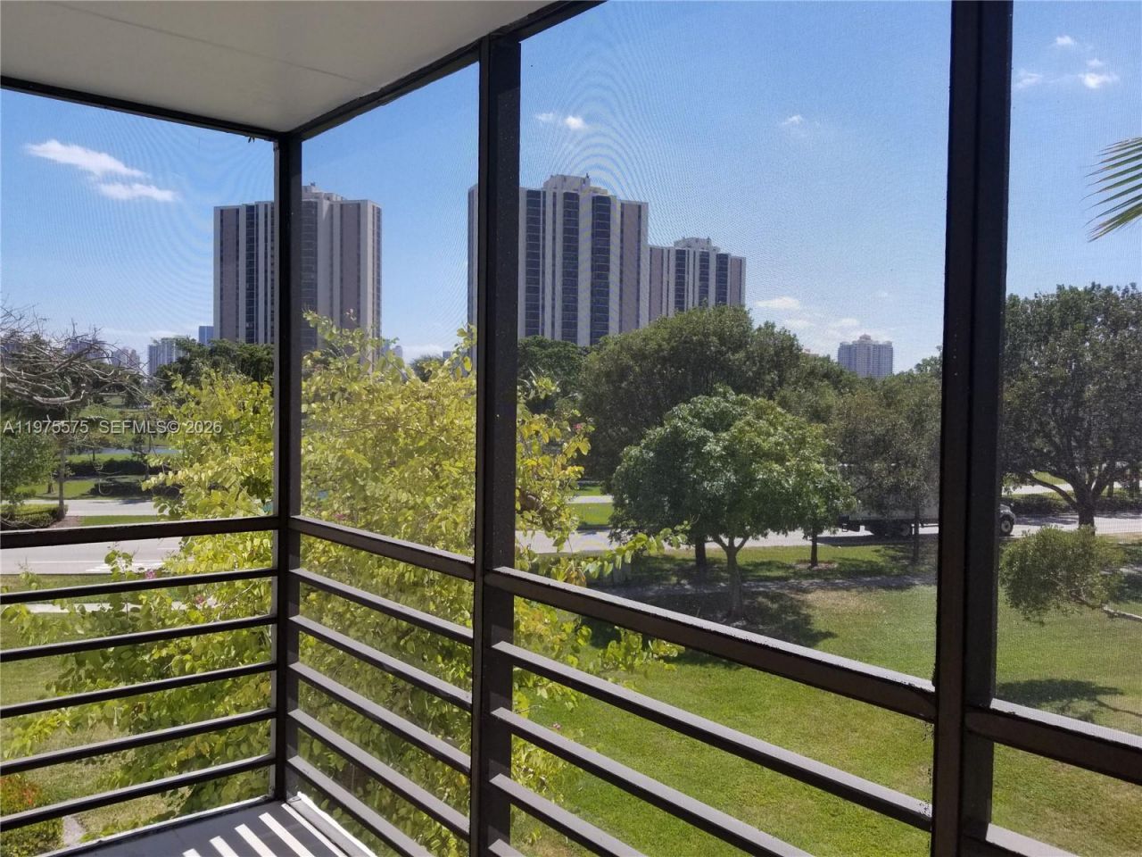 20500 W Country Club Dr , Unit 314, Aventura, FL 33180 Photo