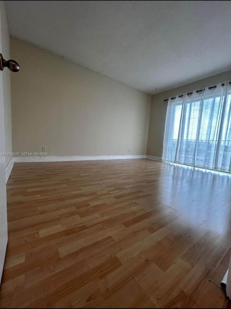 1100 NE 1st Ct , Unit 312, Hallandale Beach, FL 33009 Photo