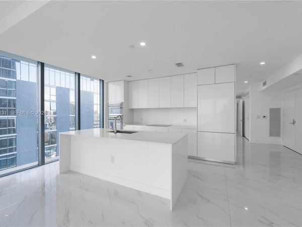 700 NE 24, Unit 2807, Miami, FL 33137