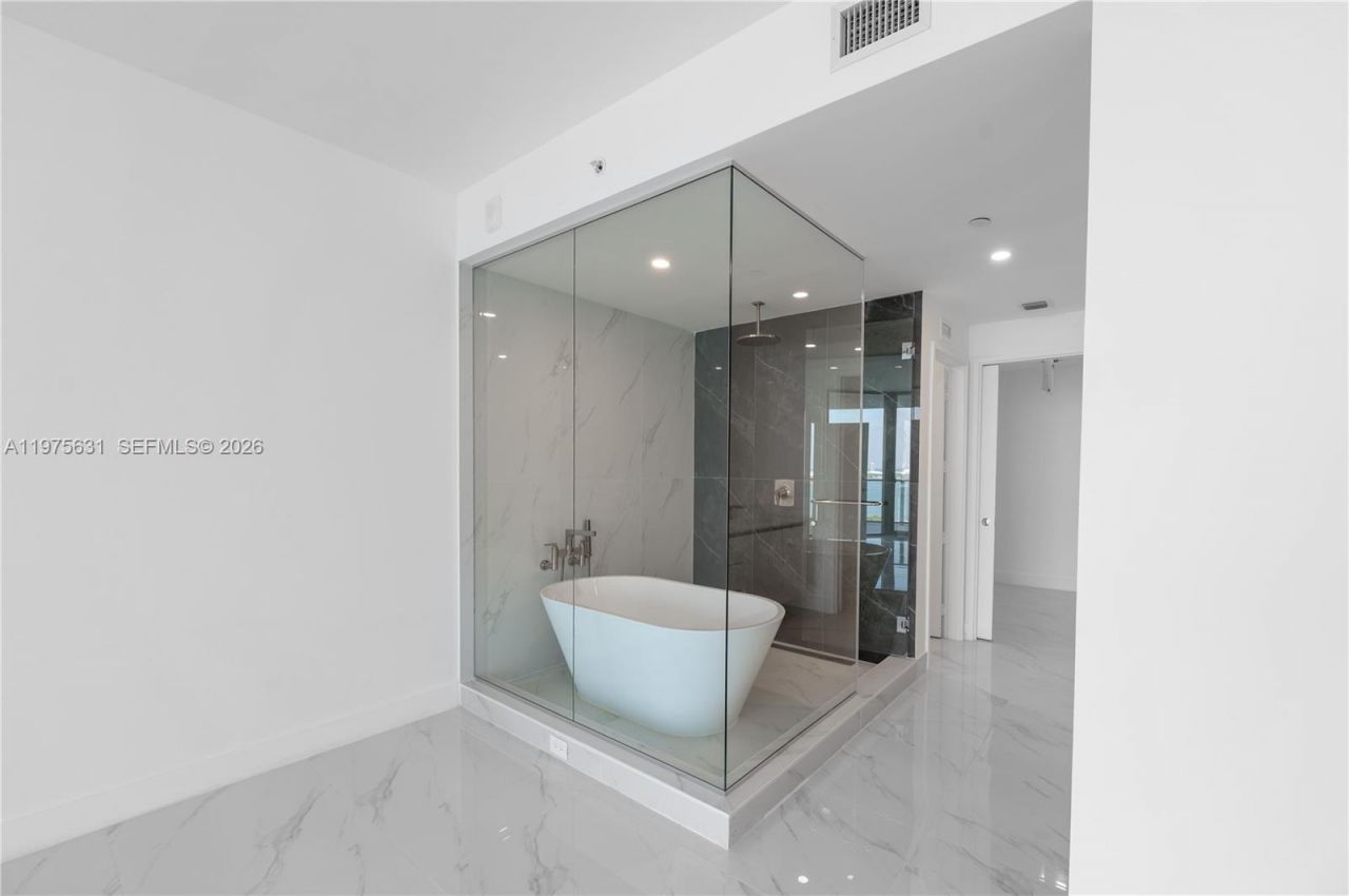 700 NE 24, Unit 2807, Miami, FL 33137 Photo