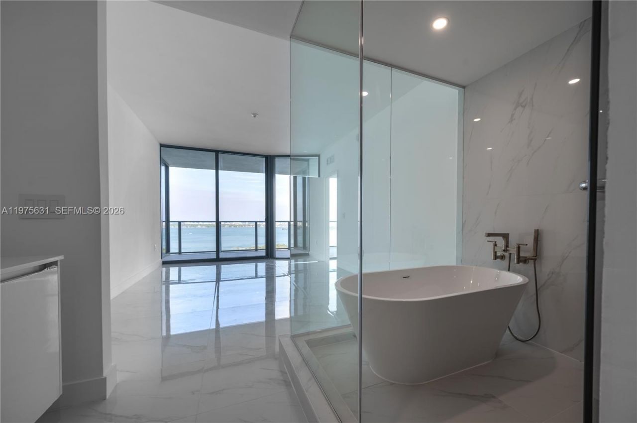 700 NE 24, Unit 2807, Miami, FL 33137 Photo