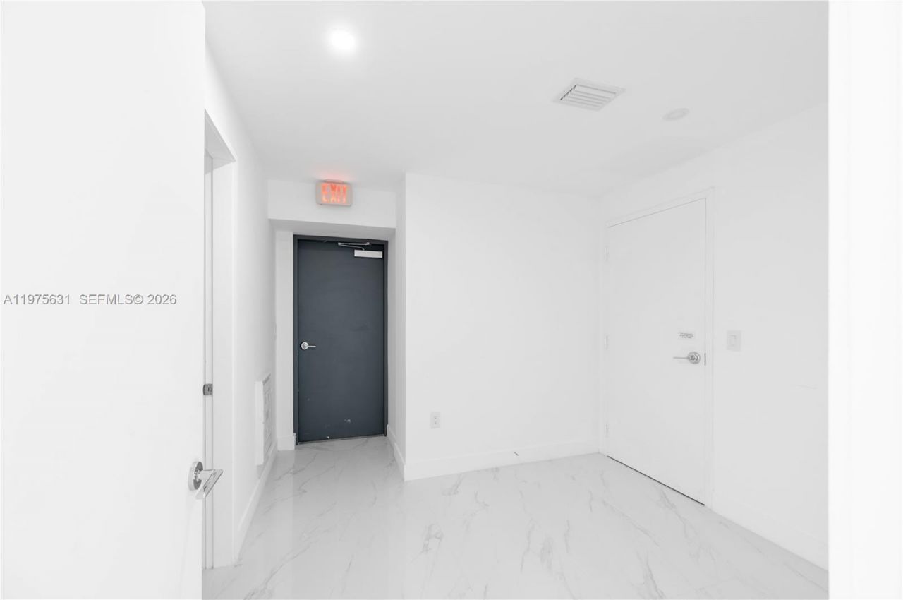 700 NE 24, Unit 2807, Miami, FL 33137 Photo