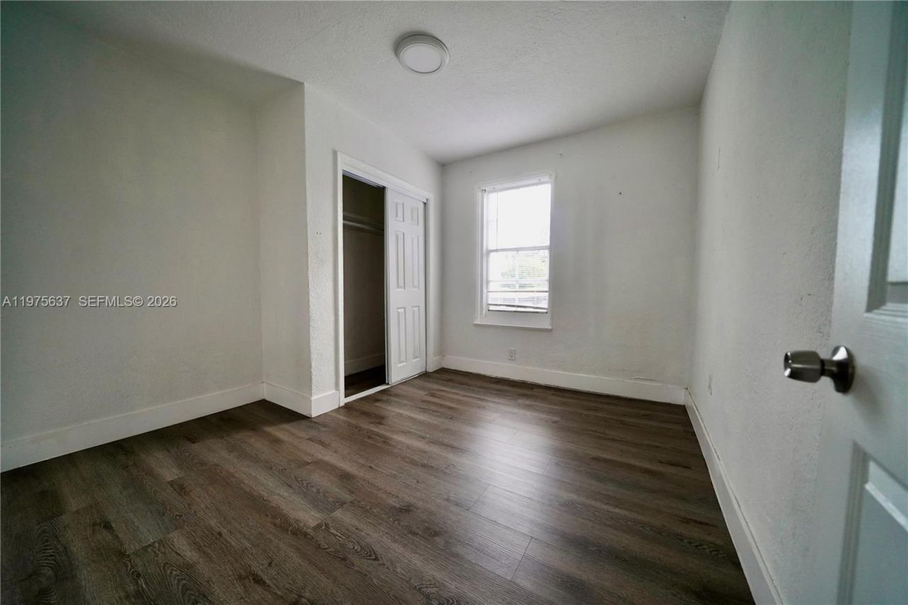 3376 NW 49th St , Unit B, Miami, FL 33142 Photo