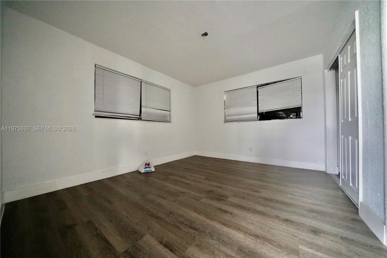 3376 NW 49th St , Unit B, Miami, FL 33142 Photo