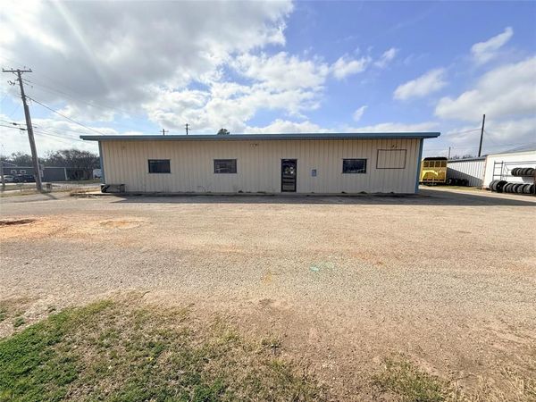 328 E Coke Road , Winnsboro, TX 75494