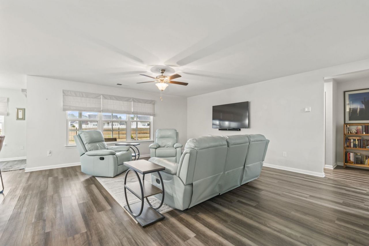 1108 Donald St.  Photo 8