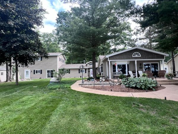 605 Sam-o-Set Boulevard, Roscommon, MI 48653