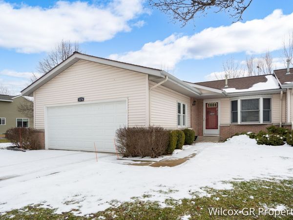 5278 Swanwood Street SE, Caledonia, MI 49316