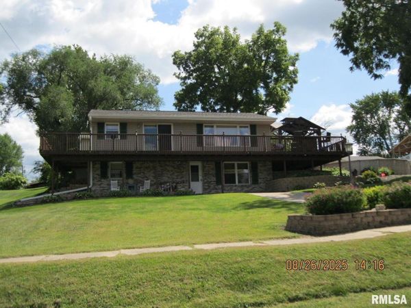 301 N Church St Street , Albany, IL 61230