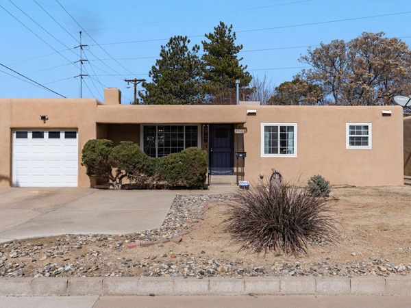 6013 Zimmerman Avenue NE, Albuquerque, NM 87110
