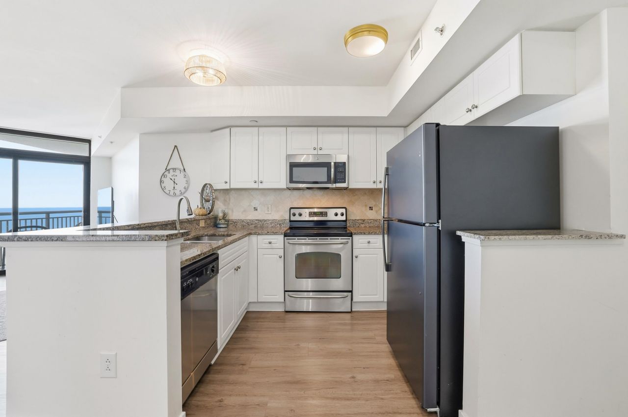 3000 N Ocean Blvd.  Photo 12