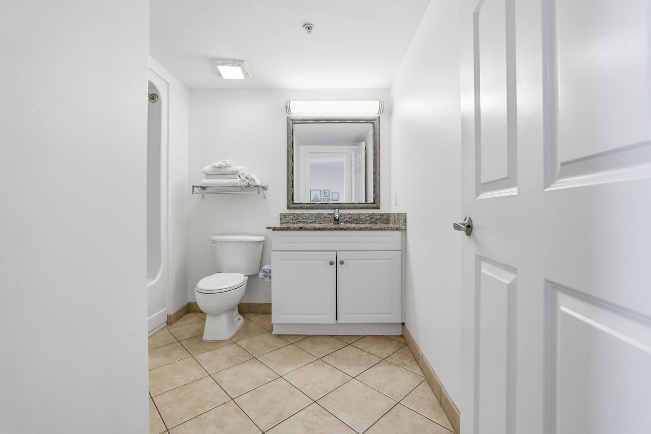 3000 N Ocean Blvd.  Photo 24