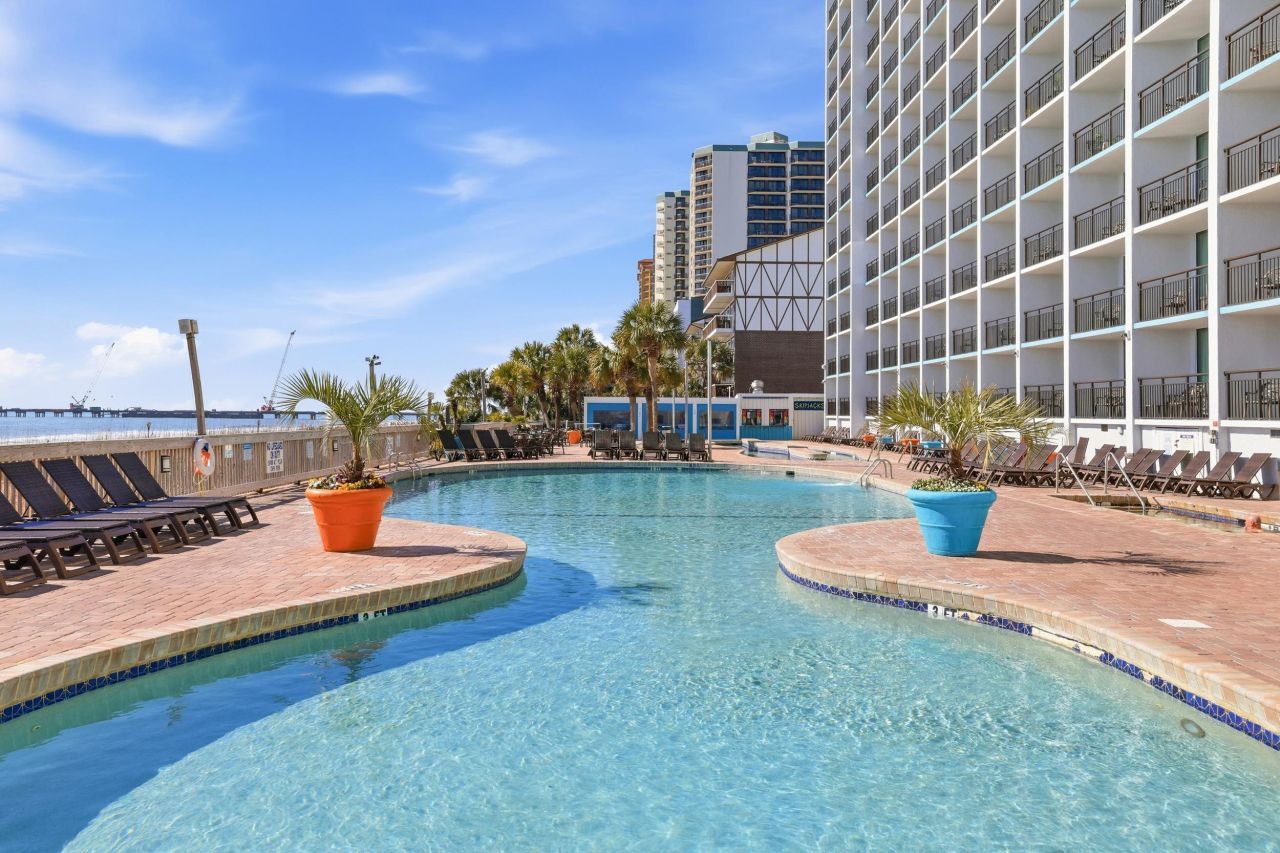 3000 N Ocean Blvd.  Photo 32