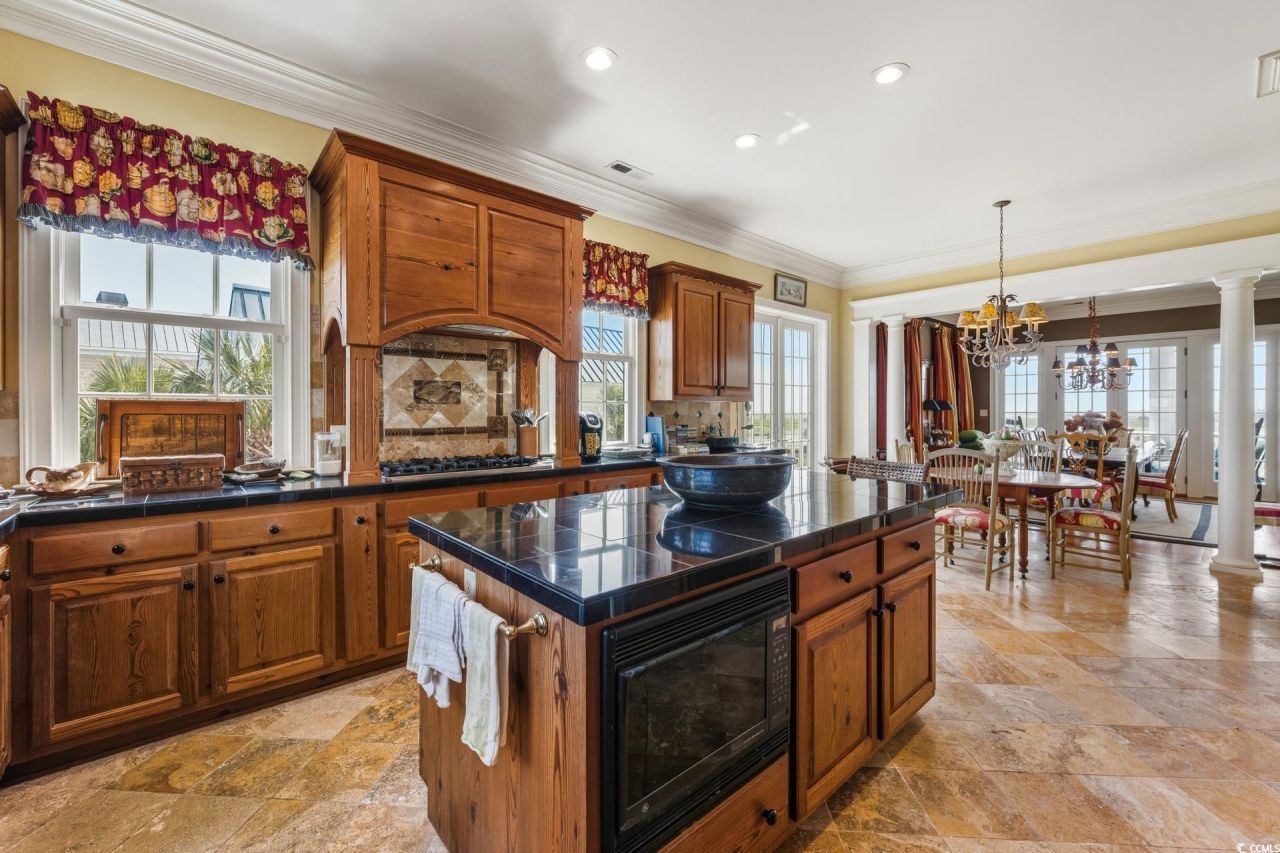 160 Colony Point Dr.  Photo 9