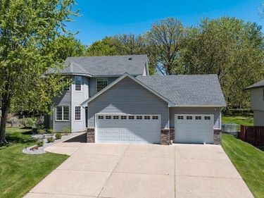 9967 Egret Boulevard NW, Coon Rapids, MN 55433