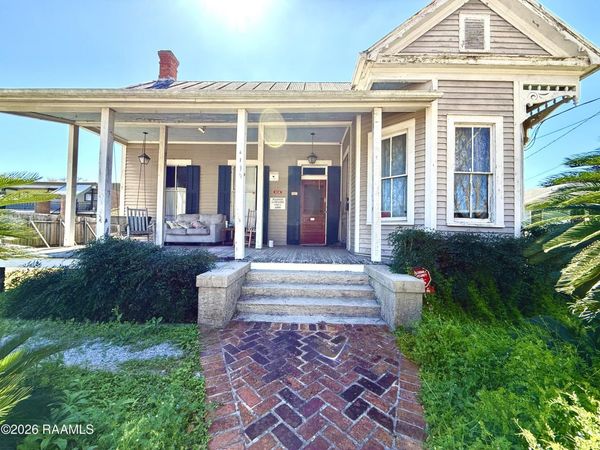 314 E Pershing Street , New Iberia, LA 70560