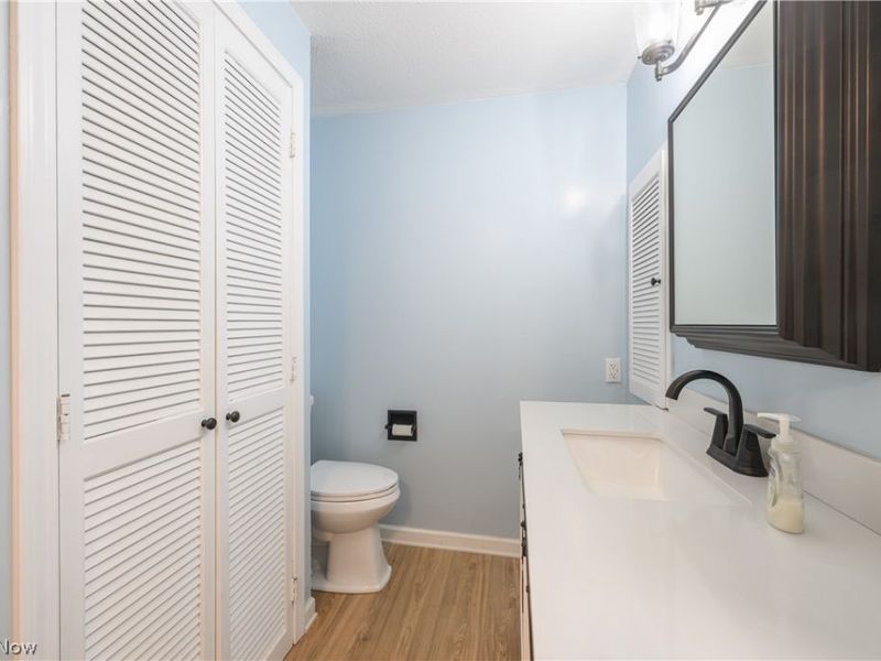 680 E State Street , Barberton, OH 44203 Photo 28