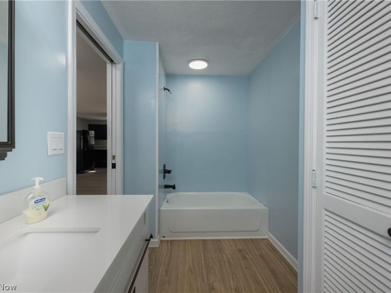 680 E State Street , Barberton, OH 44203 Photo 30