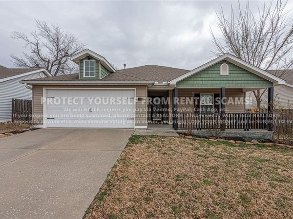 1384 S Holland Drive, Fayetteville, AR 72704