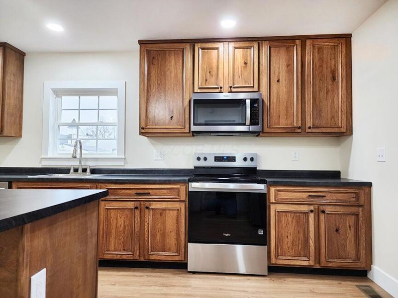 194 S Main Street , West Mansfield, OH 43358 Photo 10