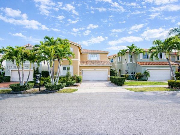 15542 SW 112th Dr, Miami, FL 33196