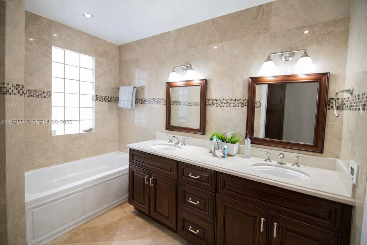 15542 SW 112th Dr, Miami, FL 33196 Photo