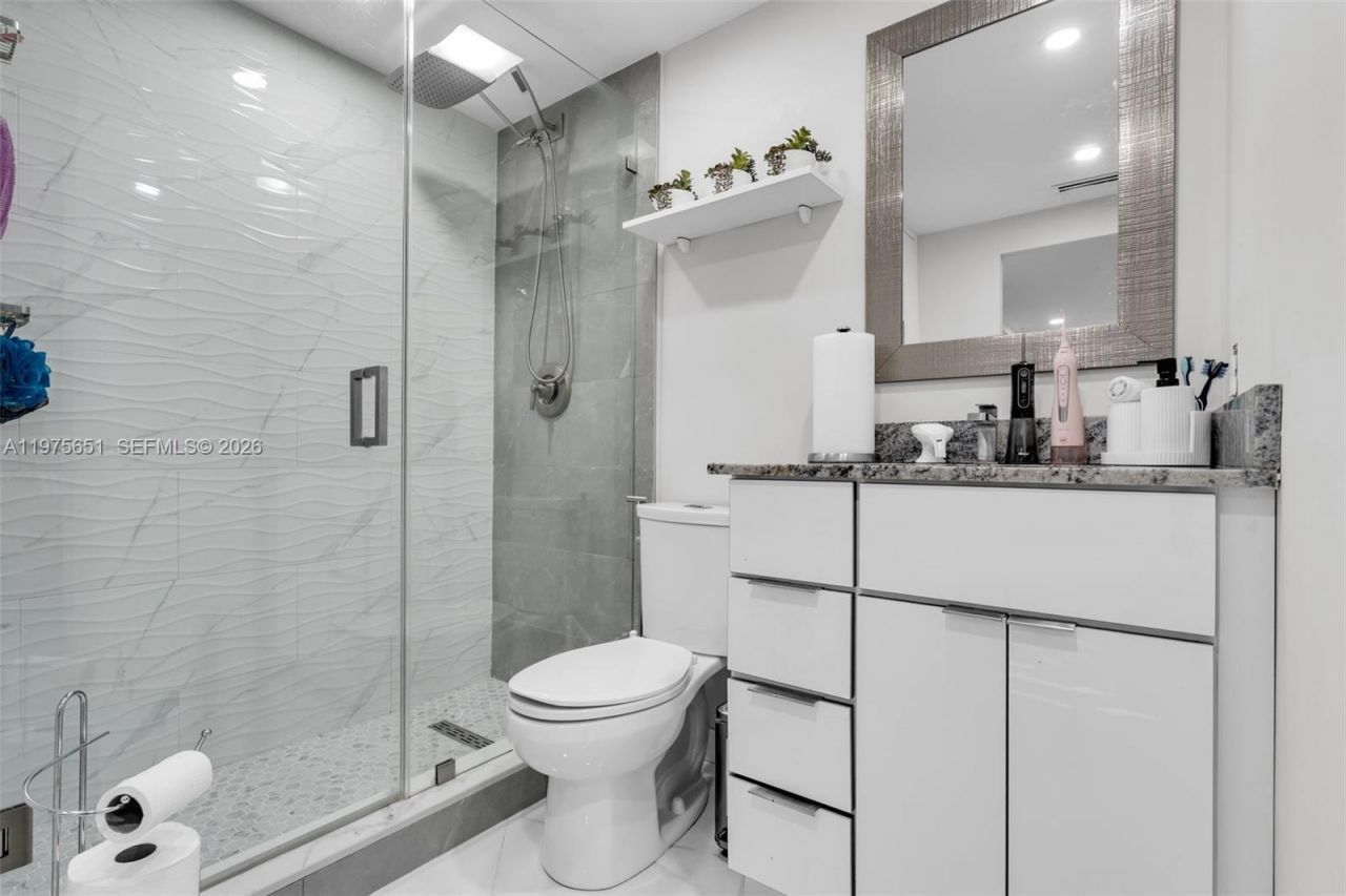18111 NW 68th Ave, Unit G104, Hialeah, FL 33015 Photo