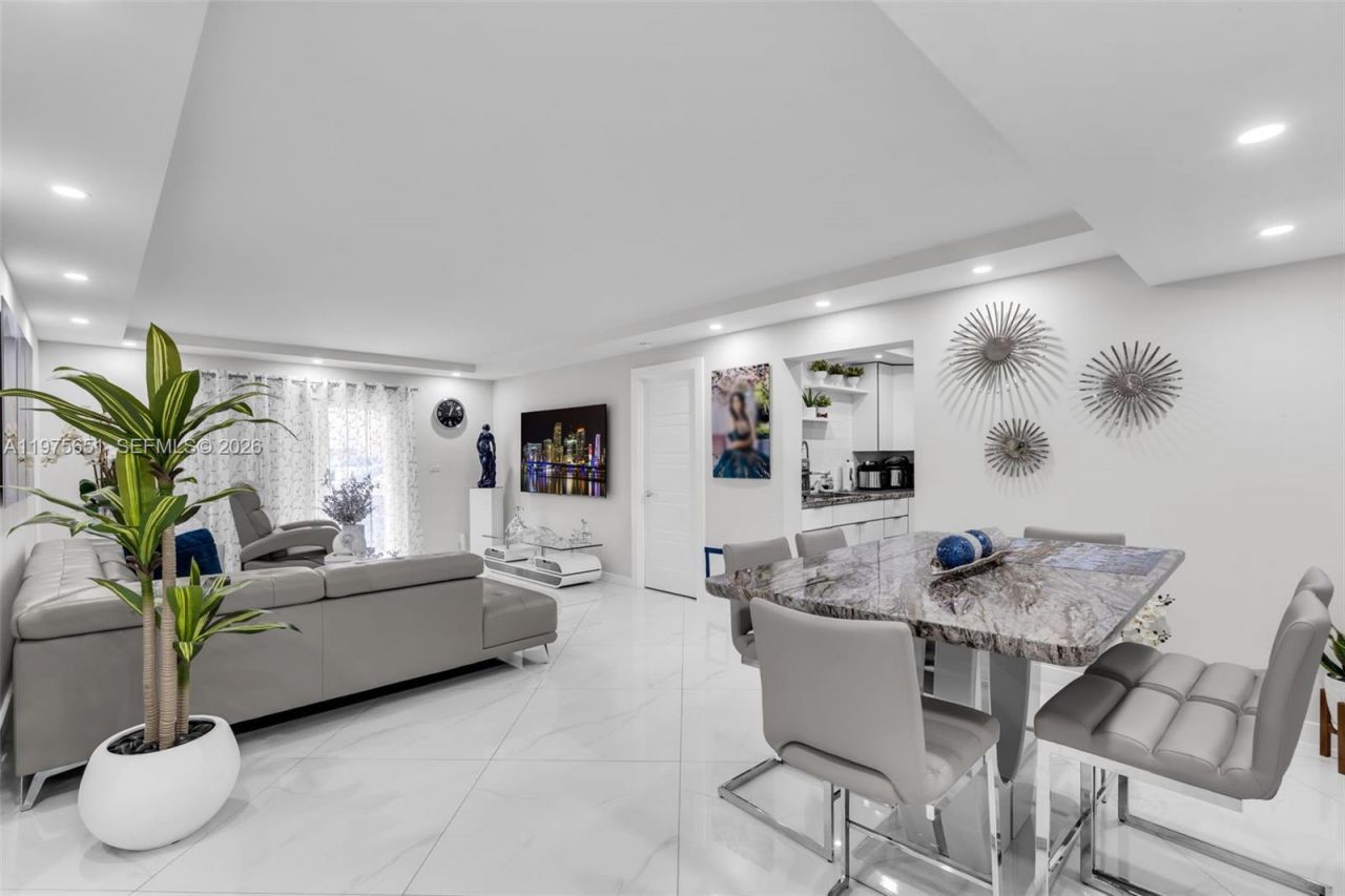 18111 NW 68th Ave, Unit G104, Hialeah, FL 33015 Photo