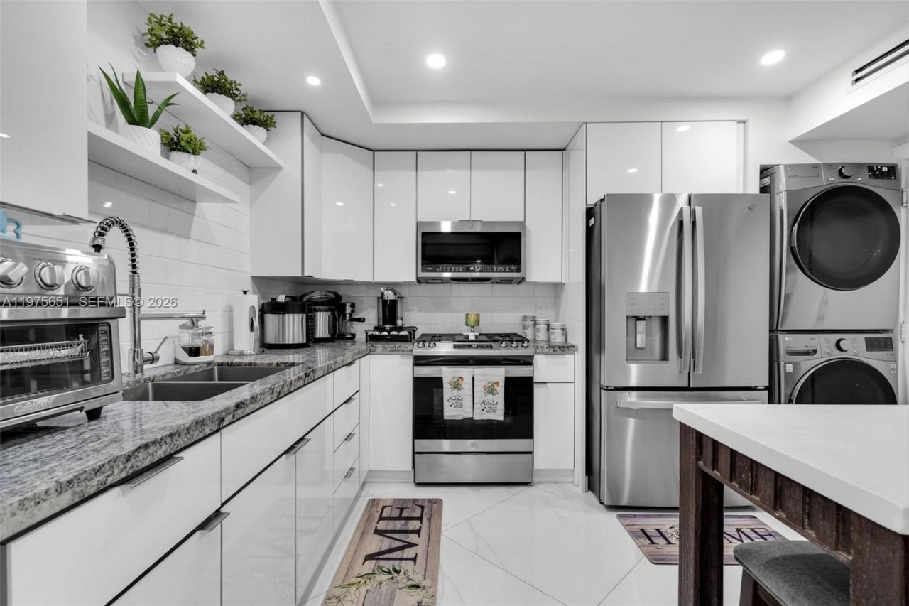 18111 NW 68th Ave, Unit G104, Hialeah, FL 33015 Photo