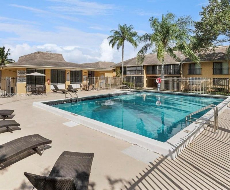 5981 Washington St, Unit 219, Hollywood, FL 33023 Photo