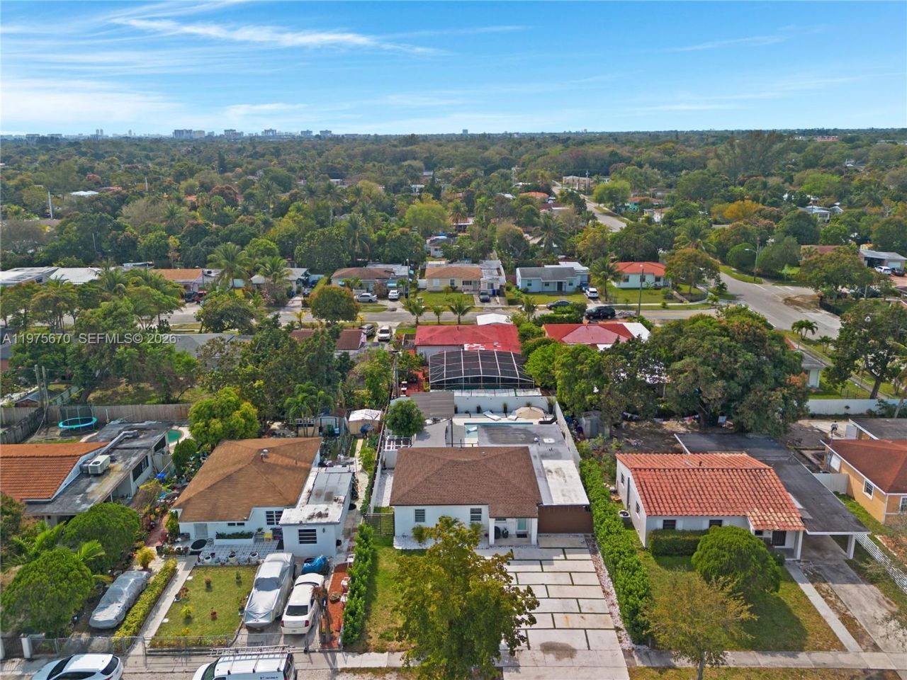 920 NE 159th St , North Miami Beach, FL 33162 Photo