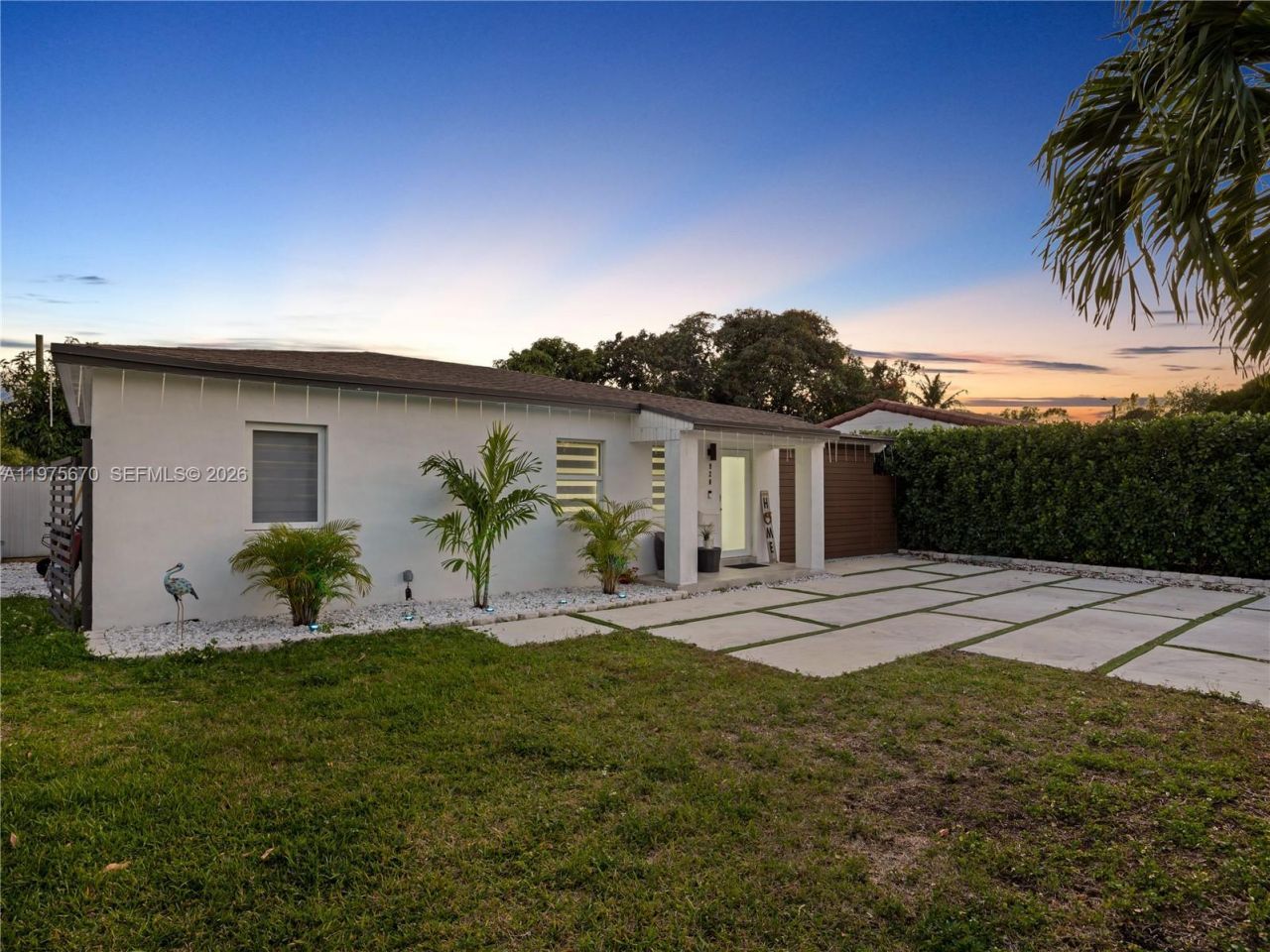 920 NE 159th St , North Miami Beach, FL 33162 Photo