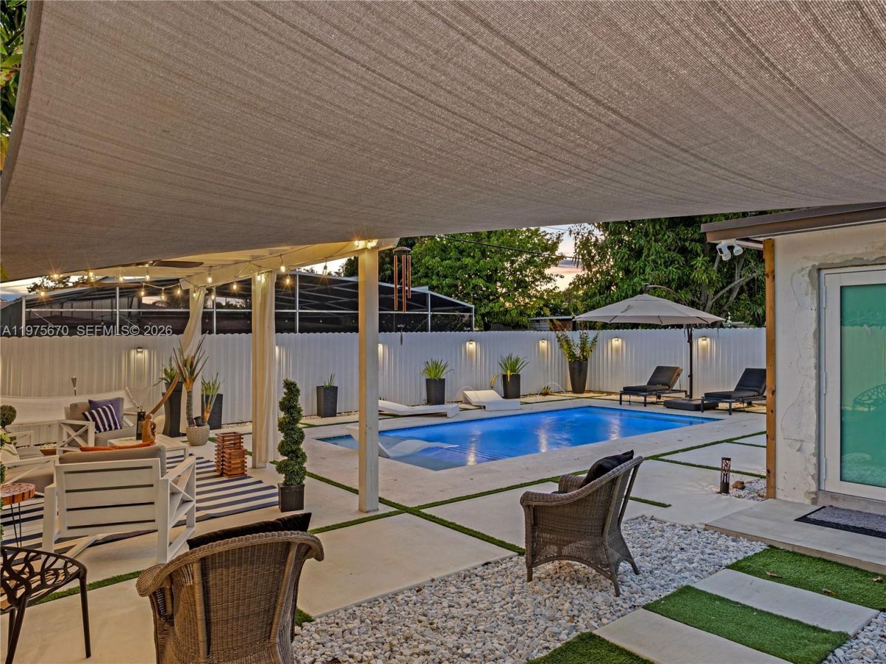 920 NE 159th St , North Miami Beach, FL 33162 Photo