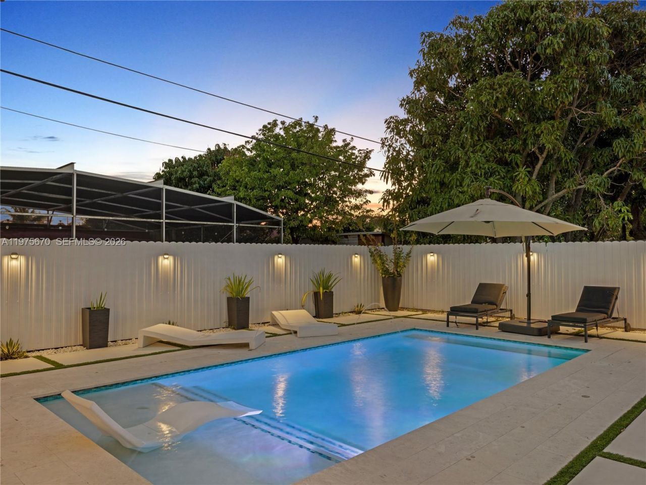 920 NE 159th St , North Miami Beach, FL 33162 Photo