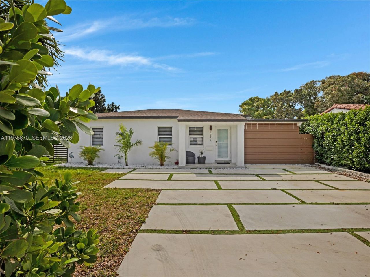 920 NE 159th St , North Miami Beach, FL 33162 Photo