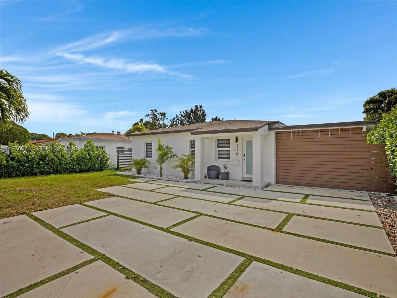 920 NE 159th St , North Miami Beach, FL 33162 Photo