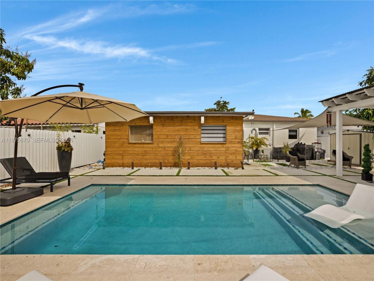 920 NE 159th St , North Miami Beach, FL 33162 Photo