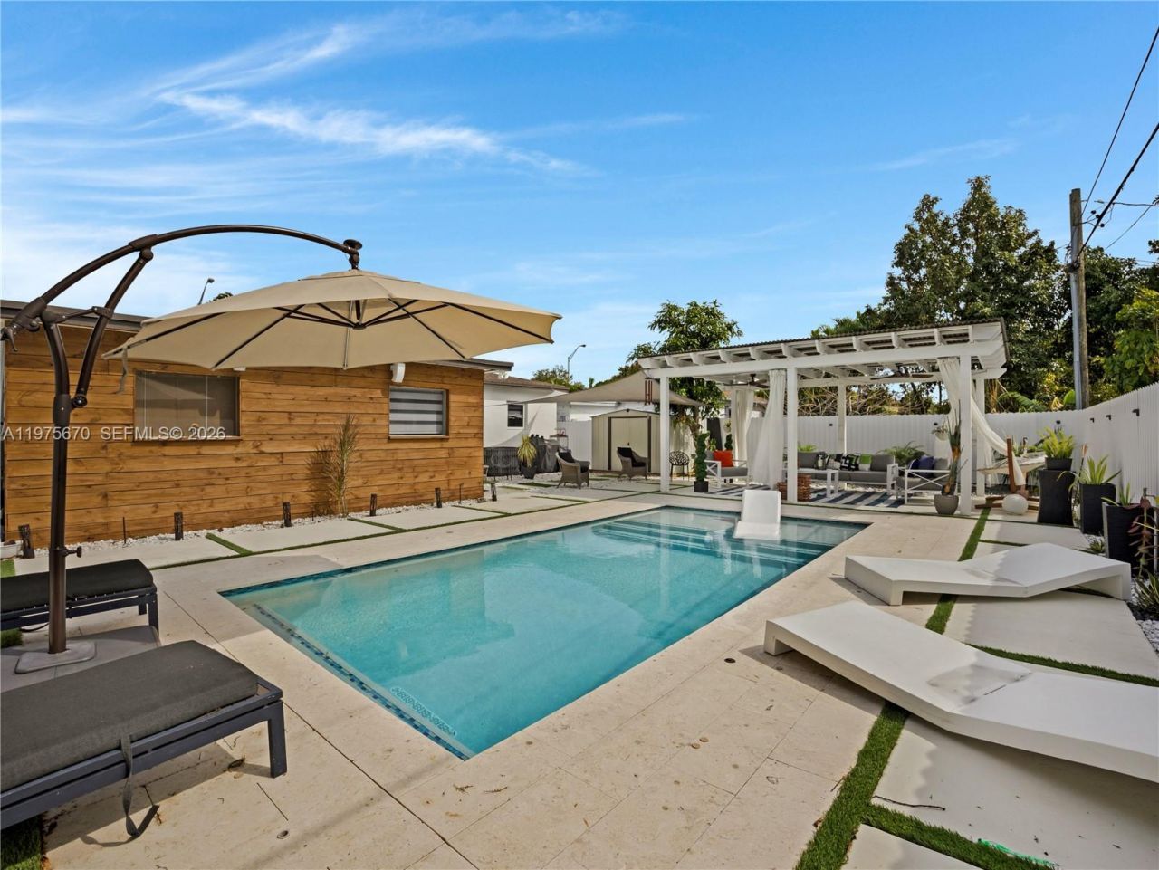 920 NE 159th St , North Miami Beach, FL 33162 Photo