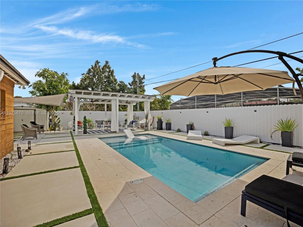 920 NE 159th St , North Miami Beach, FL 33162 Photo